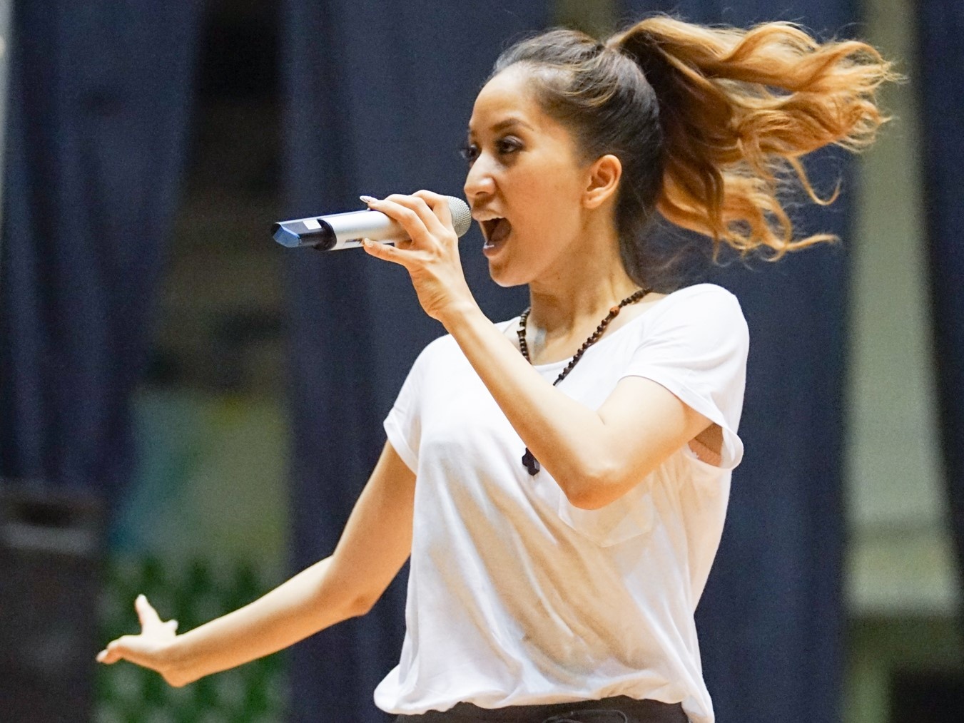 Khanh Thi tap luyen anh 6