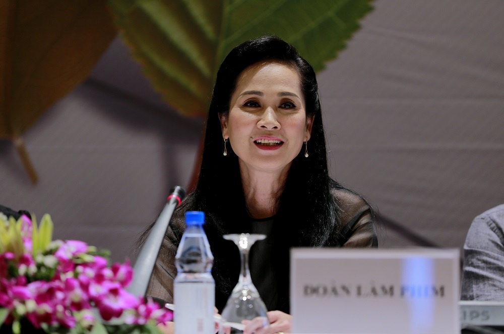 NSND Lan Huong vai moi anh 2