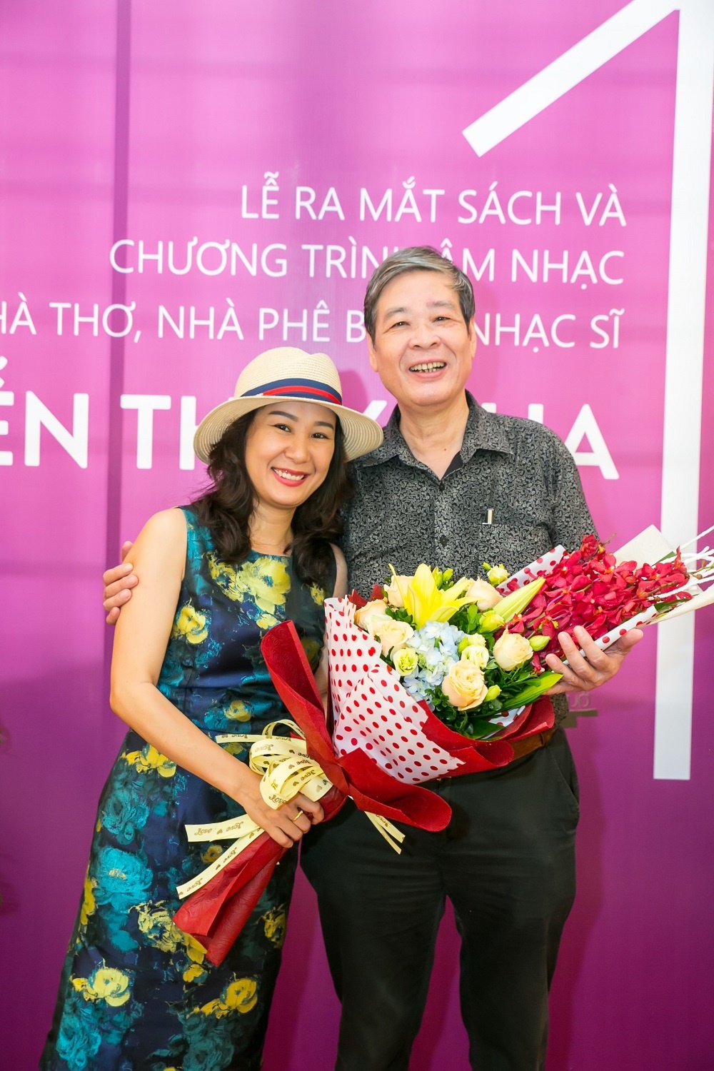 nhac si Nguyen Thuy Kha ra mat sach anh 1