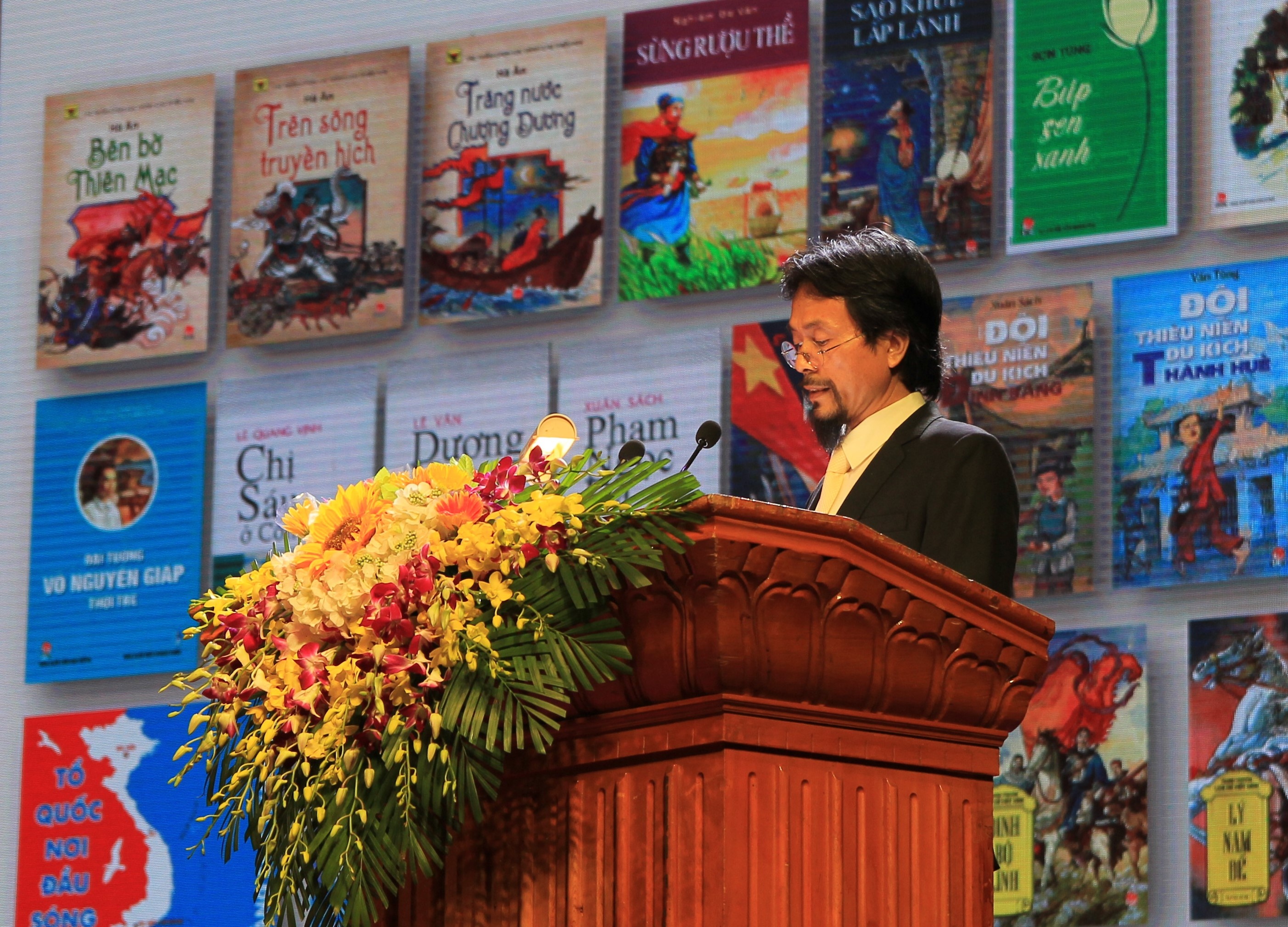 NXB Kim Dong nhan bang khen anh 1