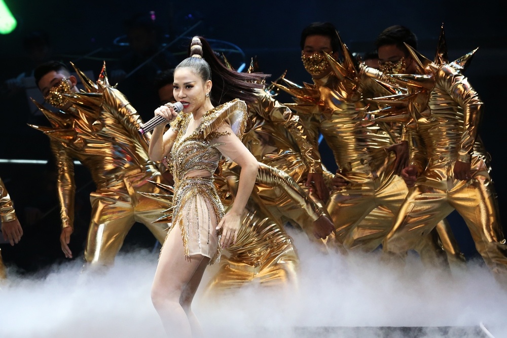 Thu Minh phượng hoàng lửa ảnh 1 Thu Minh phuong hoang lua anh 1