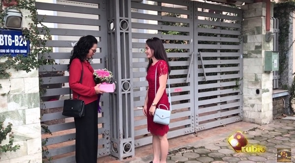 Minh Van va ba Phuong lam lanh hinh anh