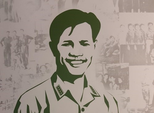 Gioi thieu bo sach ve Dai tuong Nguyen Chi Thanh hinh anh