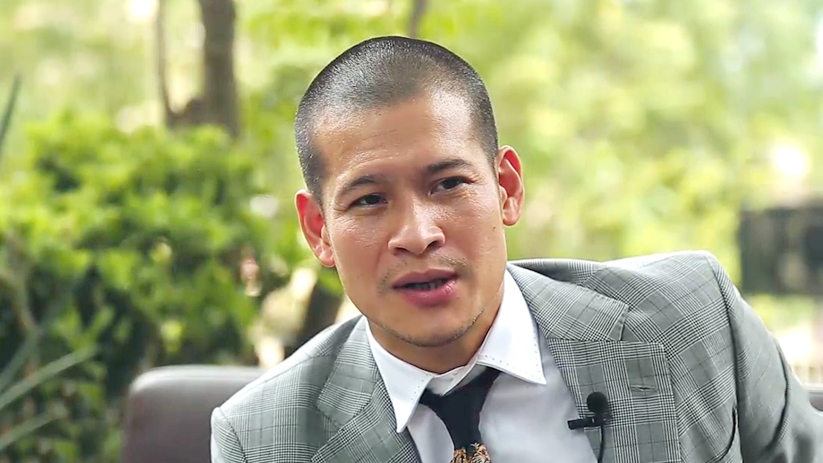 Dao dien Viet Tu: 'Co thoi gian, khong ai lam viec voi toi' hinh anh