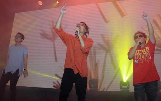 Da LAB the hien ca khuc Mot nha trong live show hinh anh