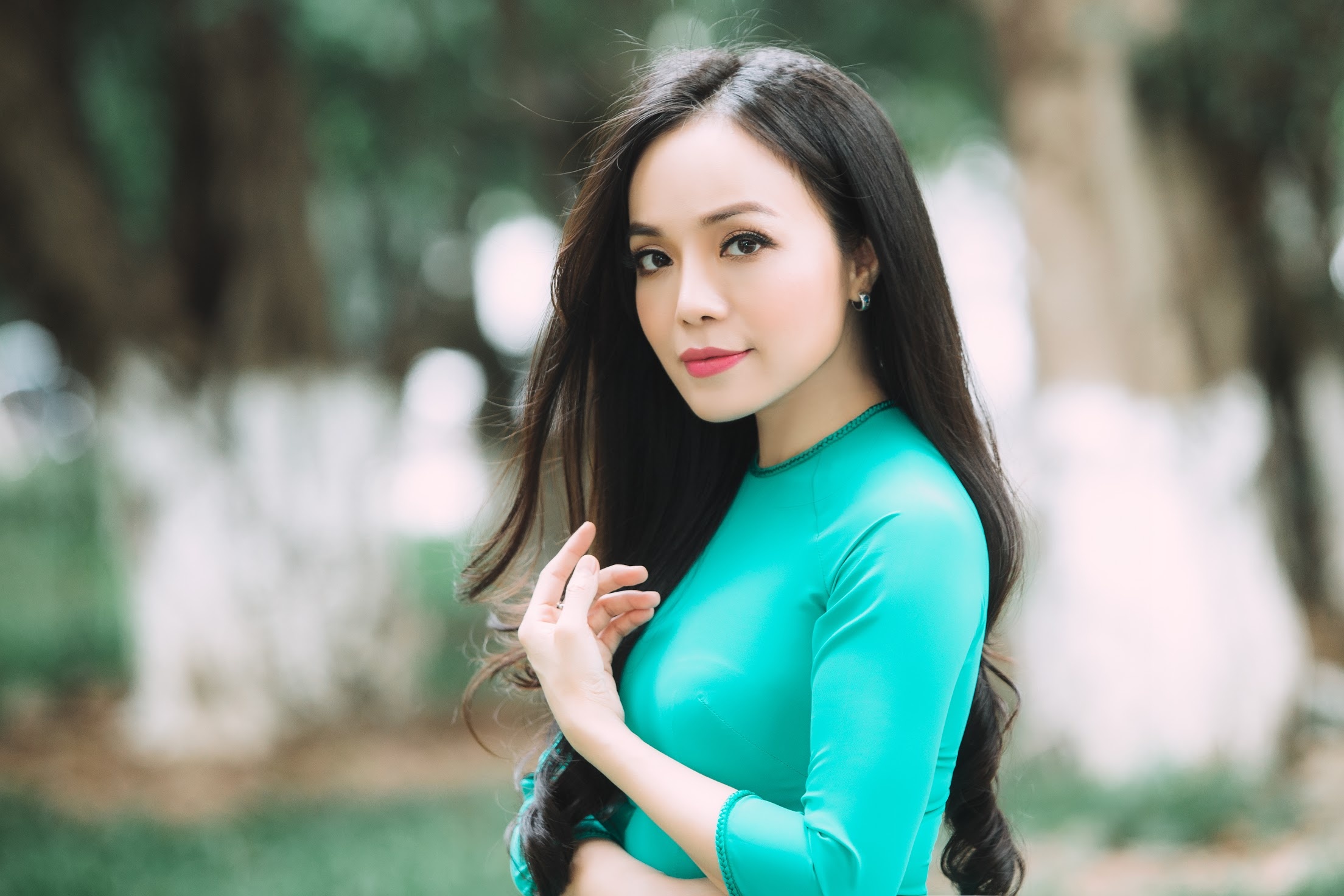 Vi sao ca si thinh phong van ra album du khong tieu thu duoc? hinh anh