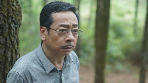 'Ong trum Phan Quan' tung dien tren san khau kich voi chi 8 nguoi xem hinh anh