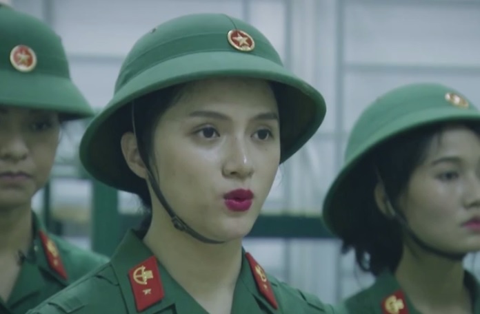 Mai Ngo, Huong Giang Idol so hai khi phai gac dem trong quan ngu hinh anh
