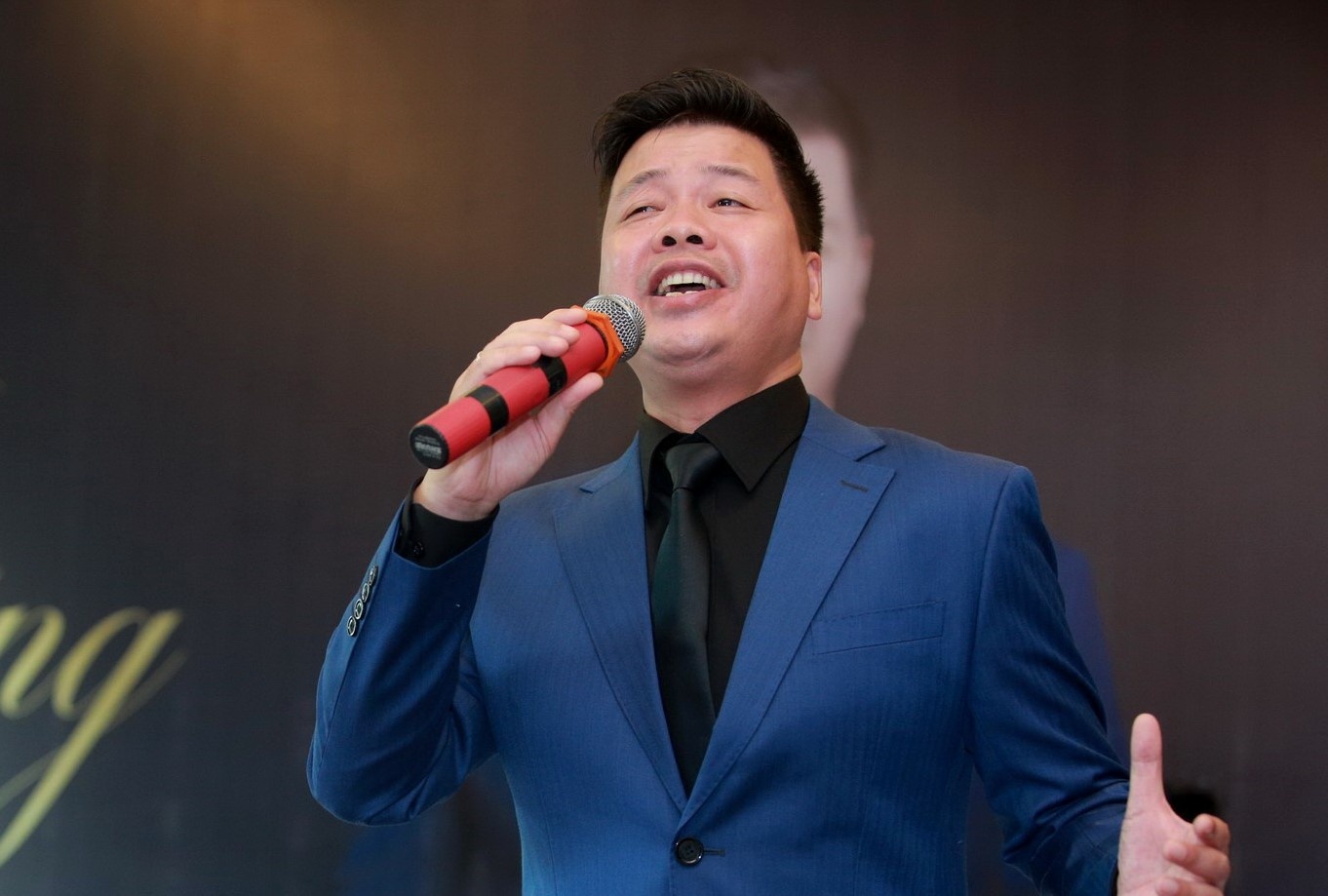 Dang Duong lam live show ky niem 20 nam ca hat voi dan nhac giao huong hinh anh