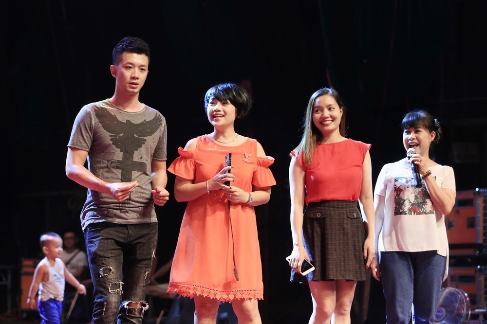 Le gio To san khau anh 4