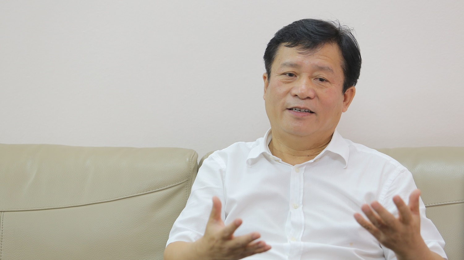 Quoc Tuan,  dai gia Thuy Nguyen anh 3