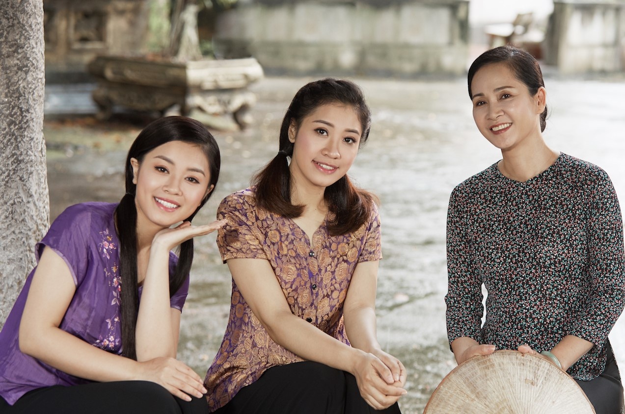 NSND Lan Huong vao vai ba me tan tao trong MV cua Sao Mai Thu Hang hinh anh