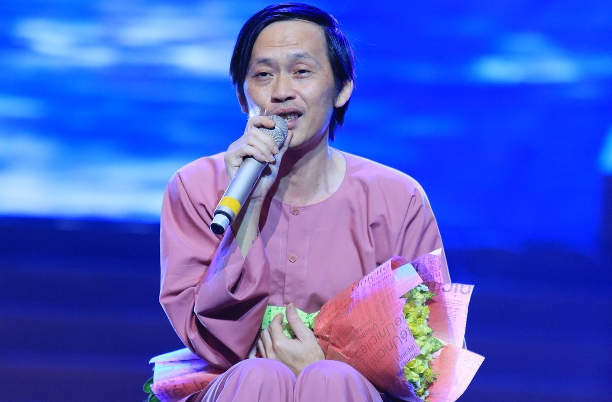 Hoai Linh ngoi bet hat 'Han Mac Tu' tren san khau Ha Noi hinh anh