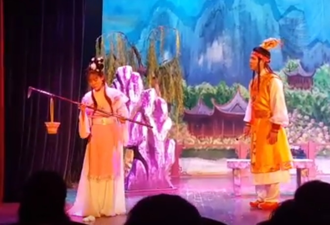 Canh Lam Dai Ngoc chon hoa trong vo kich 'Hong Lau Mong' hinh anh