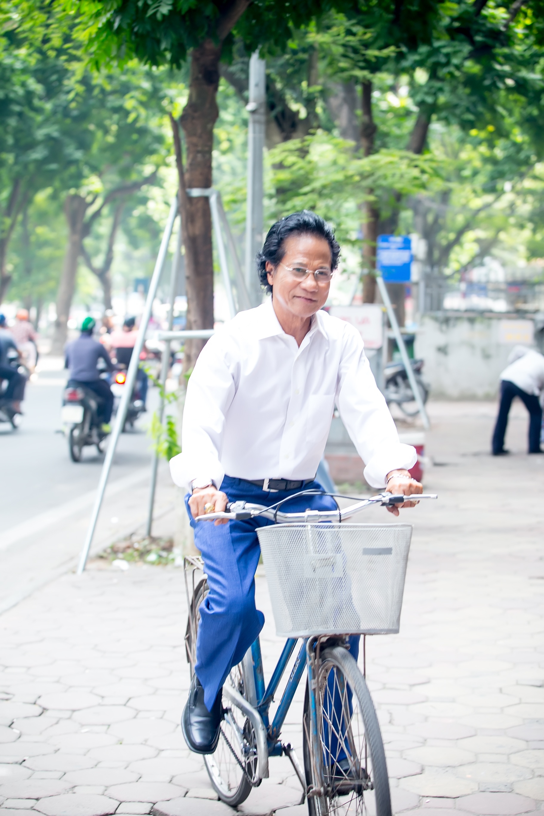 Chế Linh học hát chèo ảnh 1 Che Linh hoc hat cheo anh 1