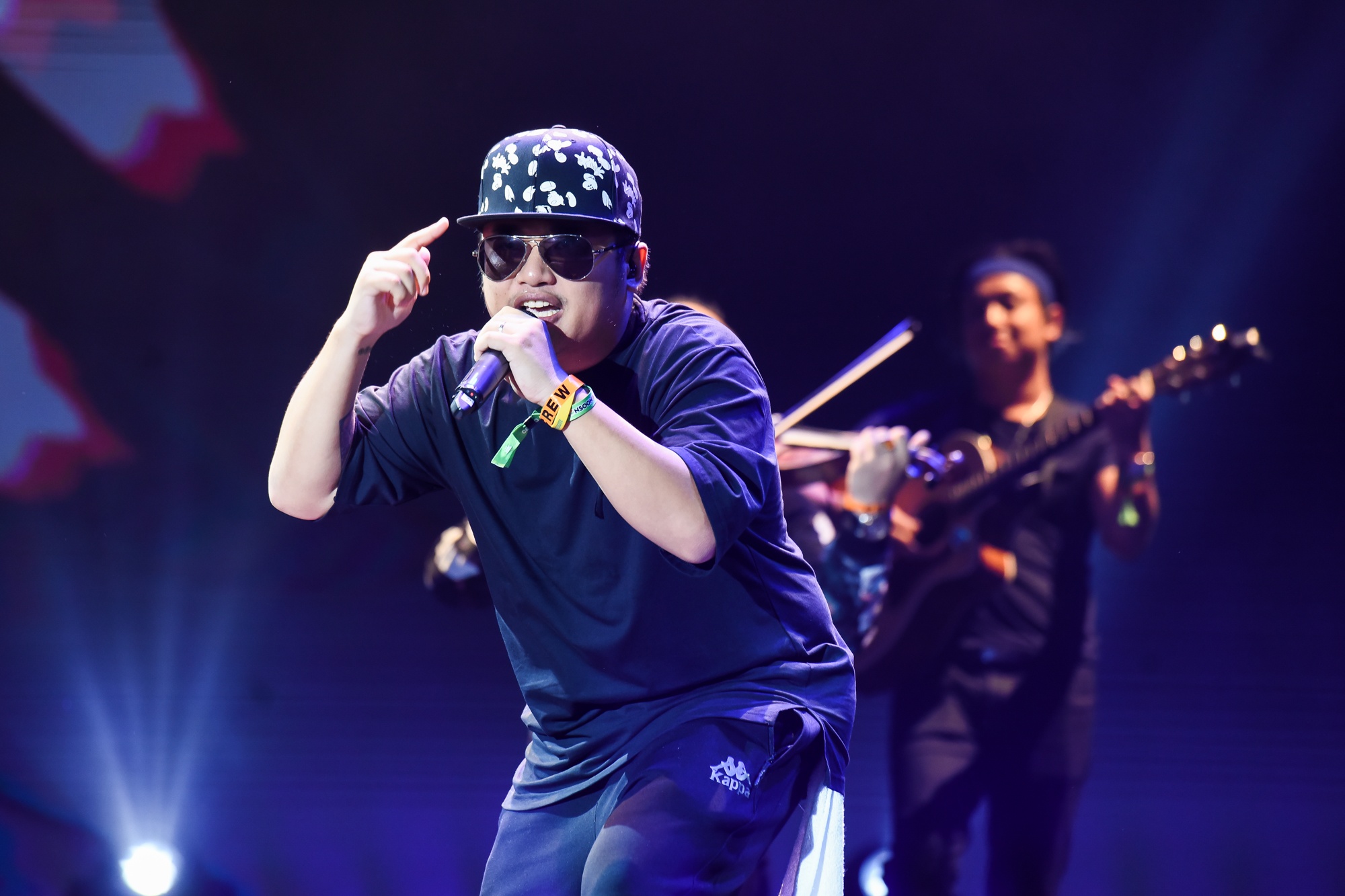 Gan 10.000 khan gia den hoang thanh Thang Long 'chay' cung nhom Da LAB hinh anh