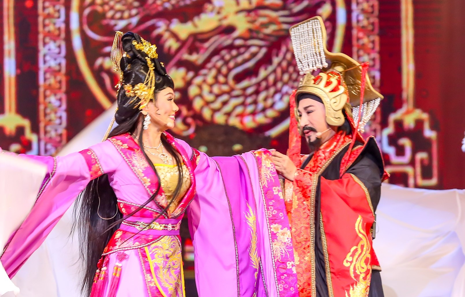 Ngoc Huyen: 'Nhieu nguoi ghet khi toi tim ca si thay the Kim Tu Long' hinh anh