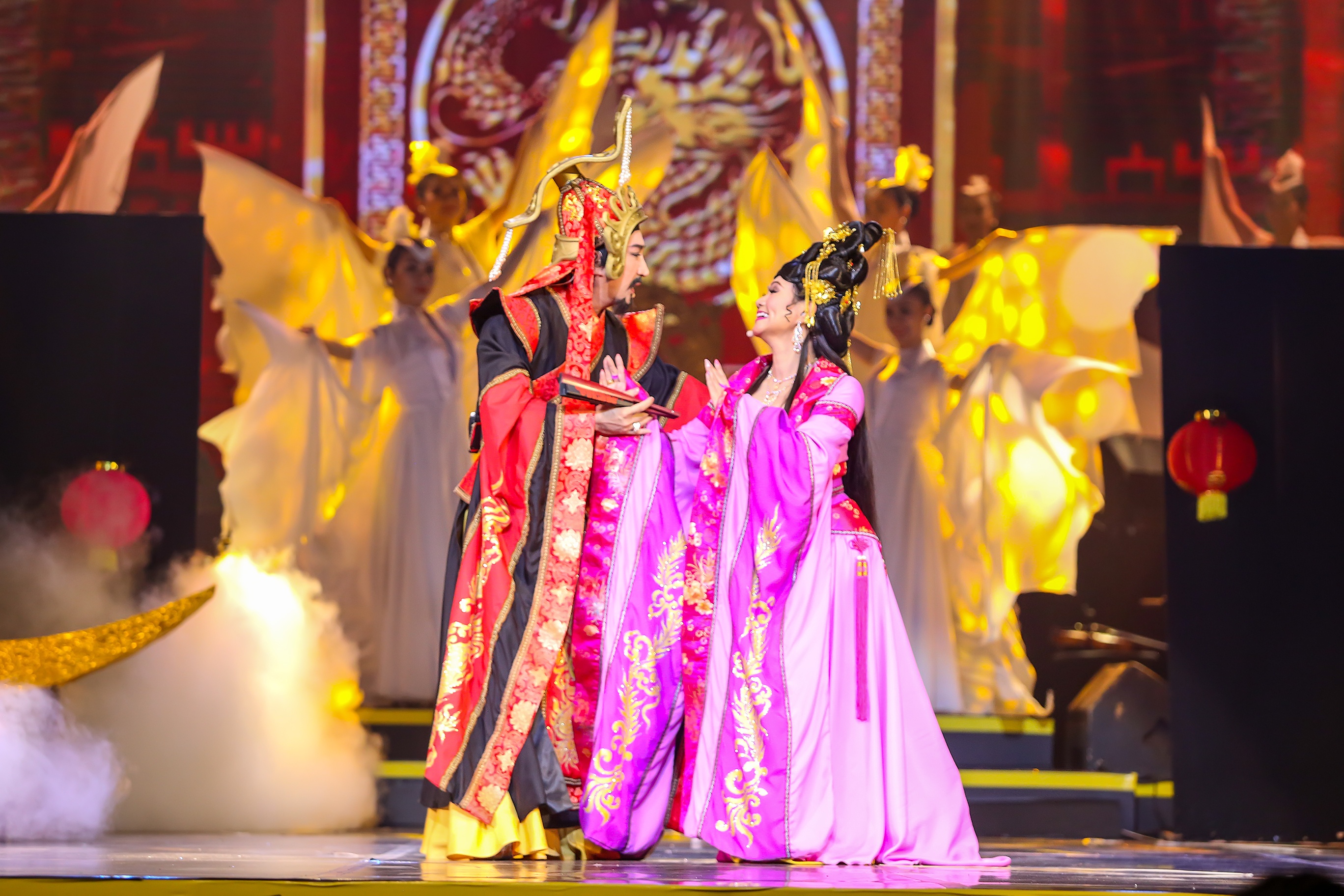 Ngoc Huyen tung tim nguoi thay Kim Tu Long anh 1