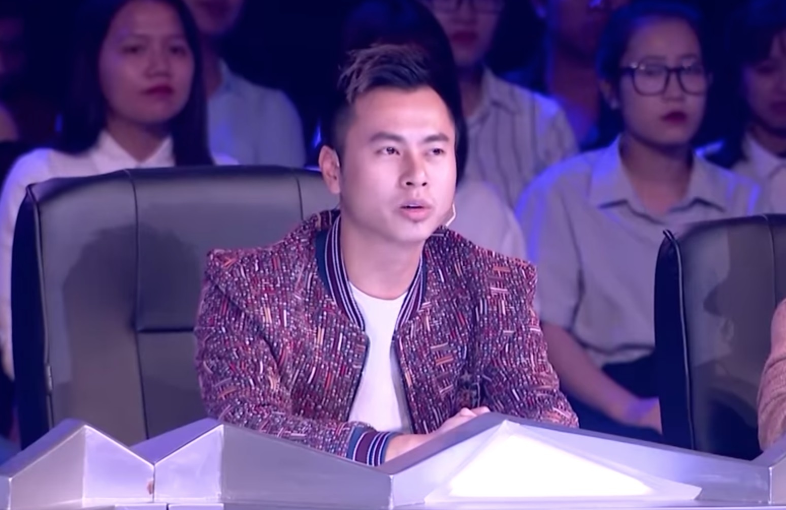 Dương Cầm xin lỗi Miu Lê ảnh 1 Duong Cam xin loi Miu Le anh 1