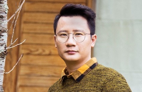 Hoang Bach ra MV moi sau 3 nam 'mai me ban hinh anh' hinh anh