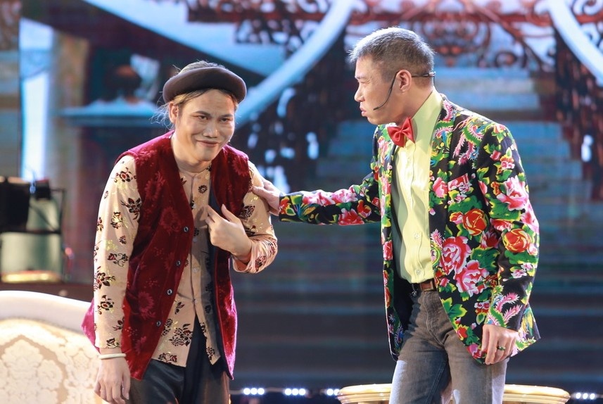 Vuong Rau gia ba gia cung 'co Dau' Cong Ly da kich van nan qua Tet hinh anh