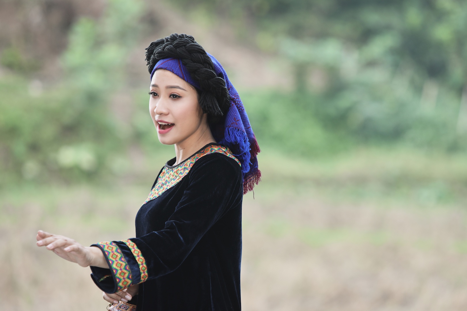 MV Chin bac tinh yeu - Bich Hong hinh anh