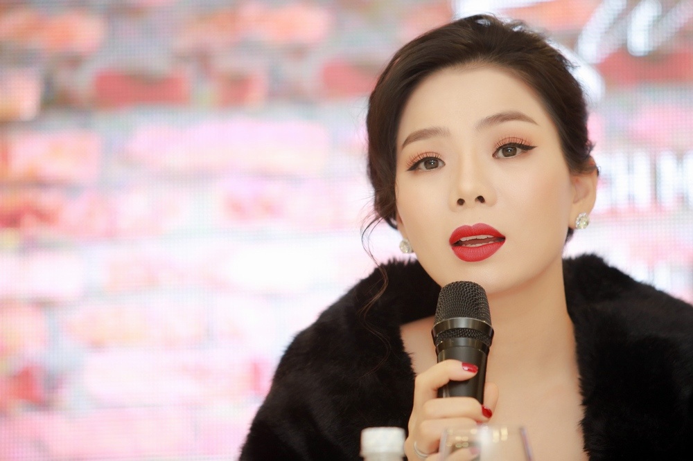 Le Quyen hat nhac Trinh anh 1