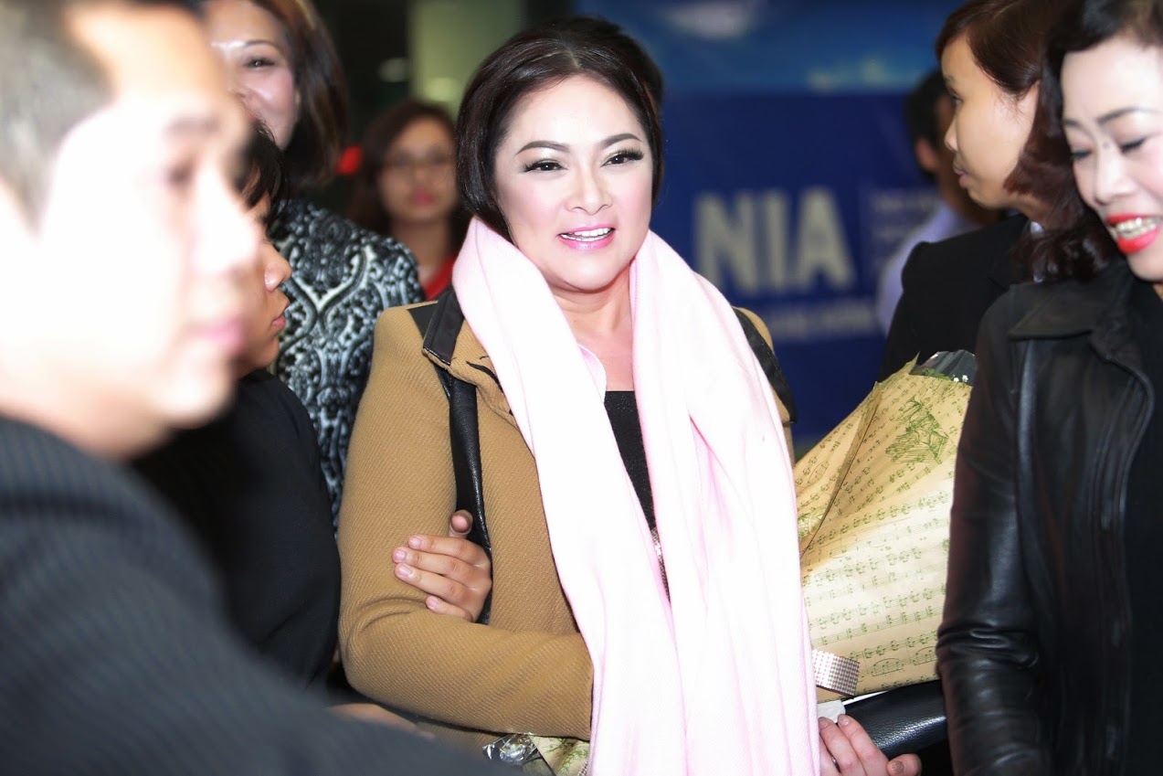 Nhu Quynh ra Ha Noi anh 3