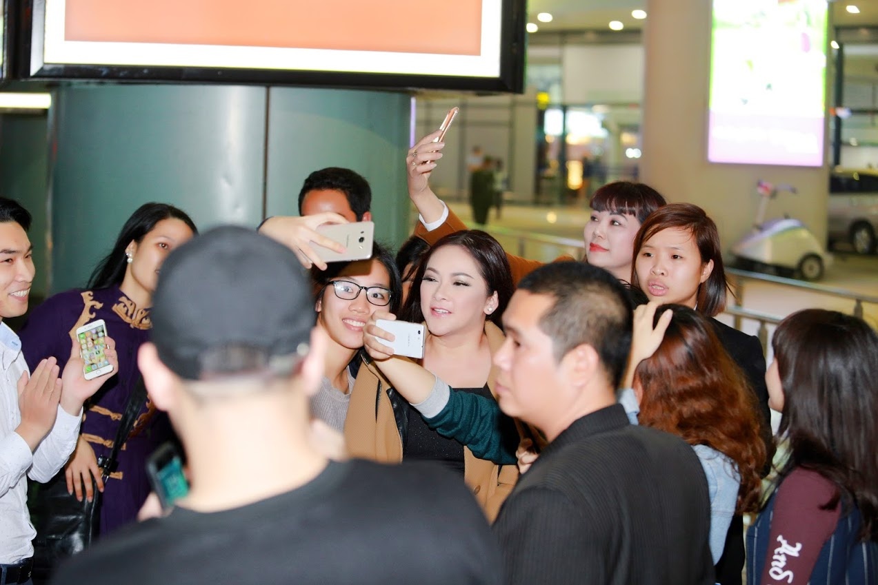 Nhu Quynh ra Ha Noi anh 6