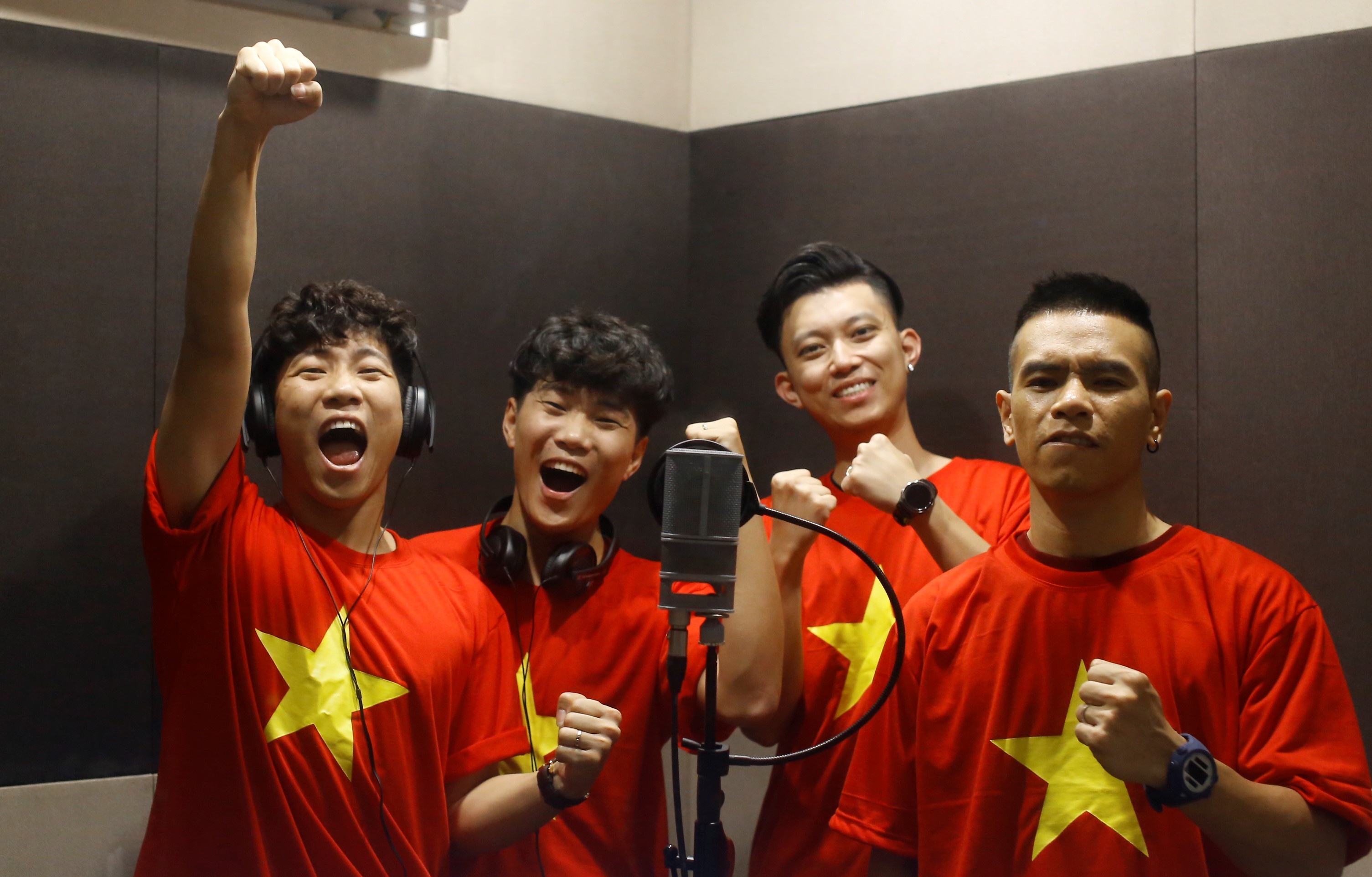 Cac ca si se hat gi trong le mung cong U23 Viet Nam tai SVD My Dinh? hinh anh