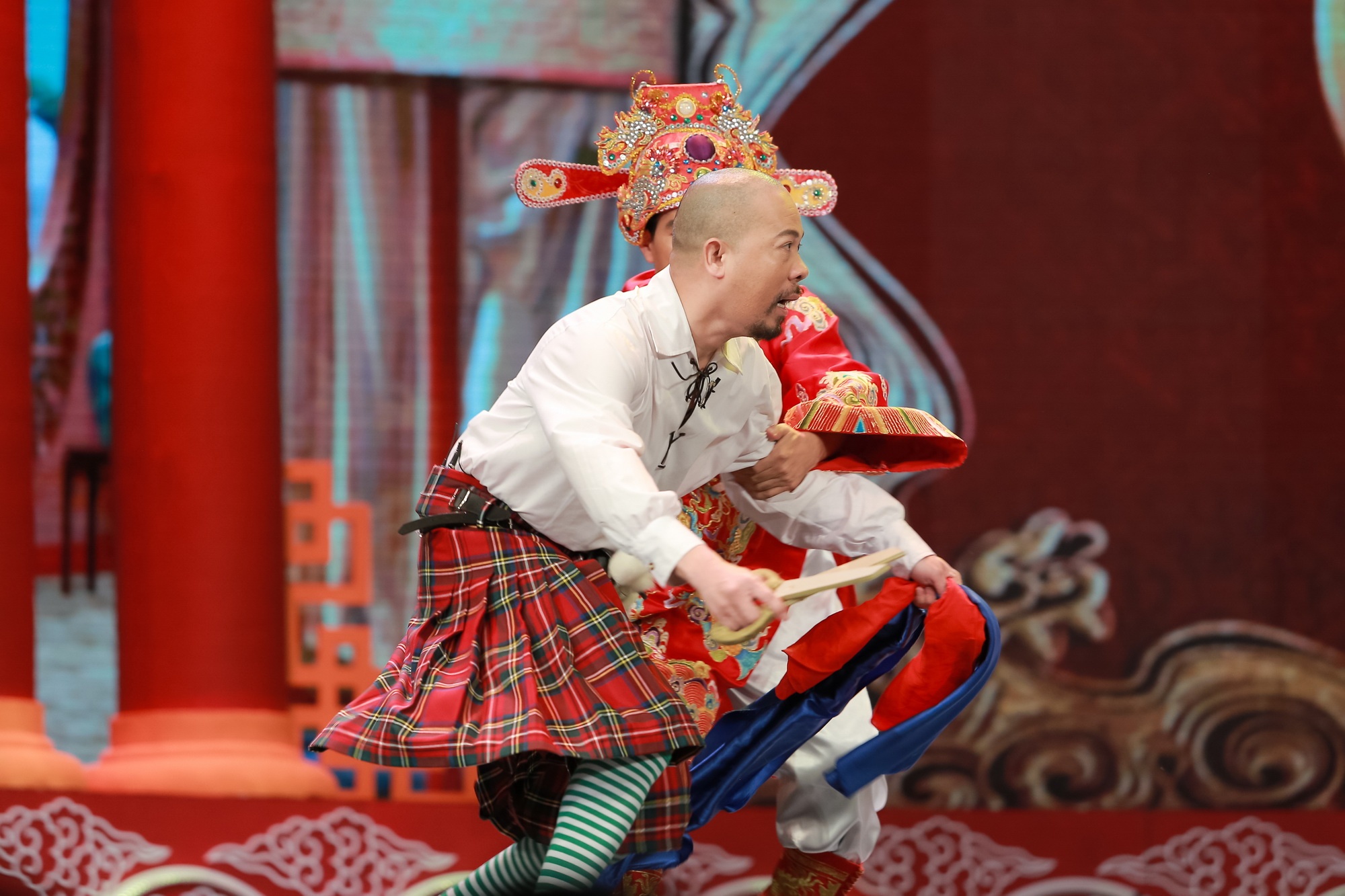 y nghia trang phuc Tao Quan anh 2