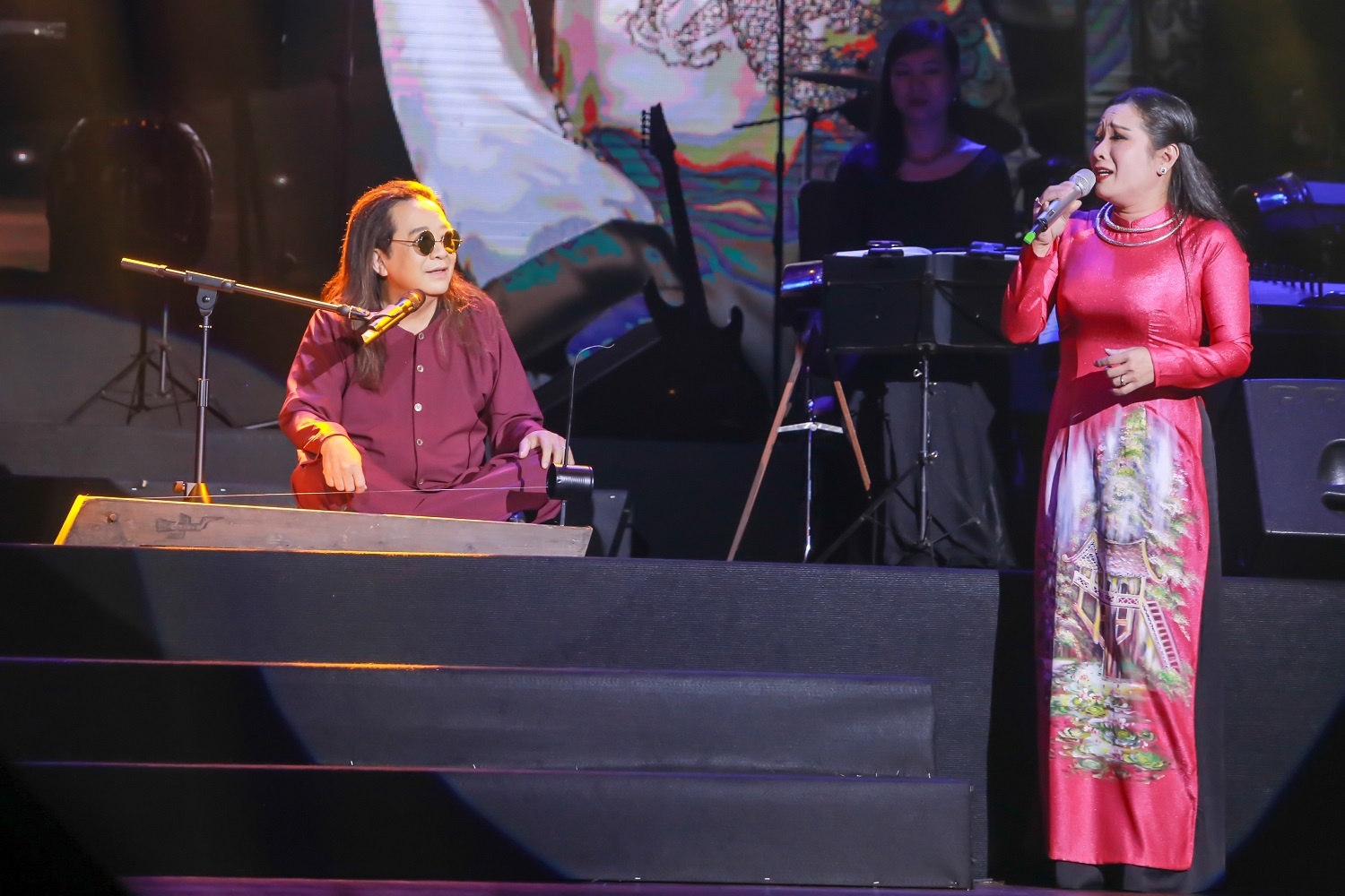 Trong Tan hat Bolero anh 4