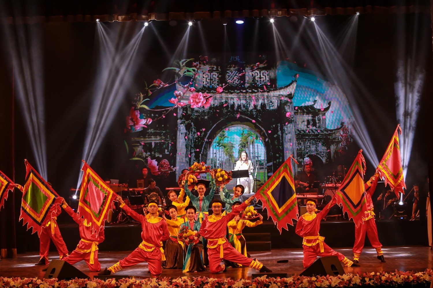 Trong Tan hat Bolero anh 11