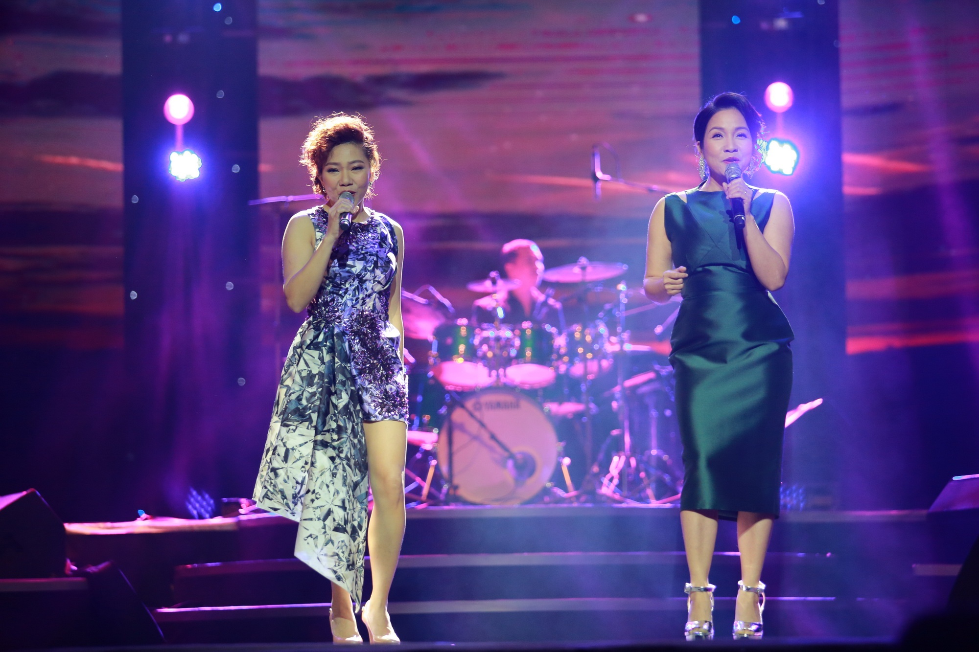 Khanh Ly cam thay chanh long anh 5