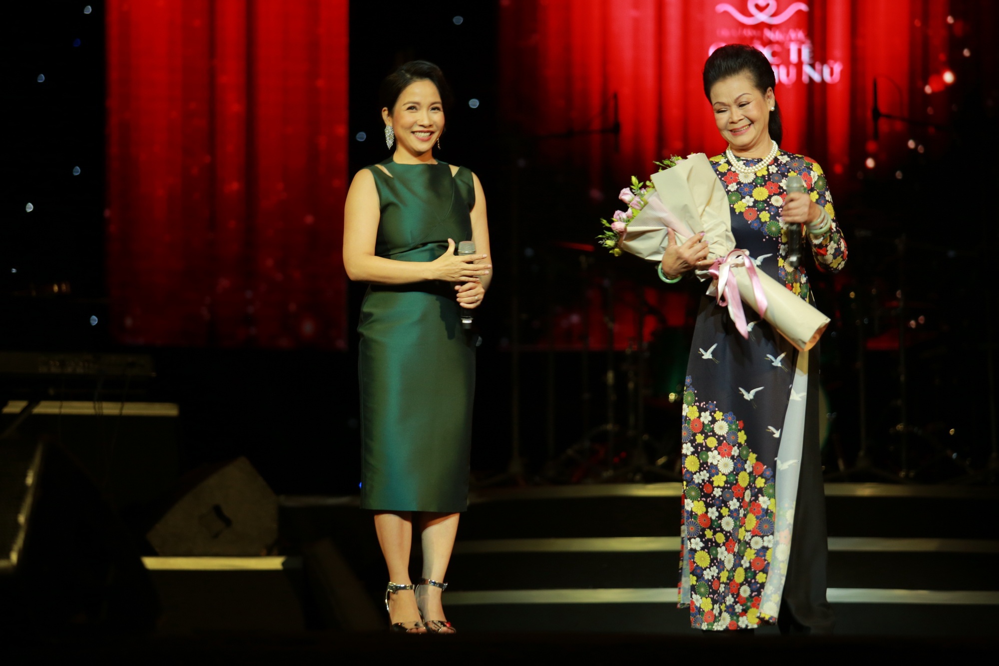 Khanh Ly cam thay chanh long anh 3