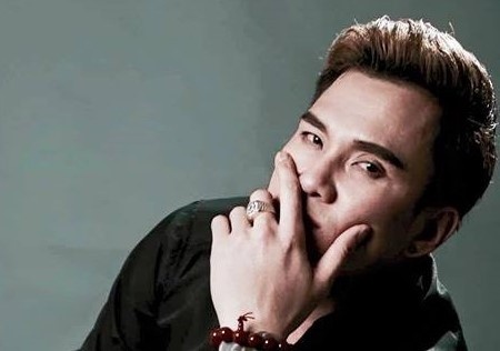 Tai sao ca si hoi cho kho duoc len san khau chinh thong? hinh anh