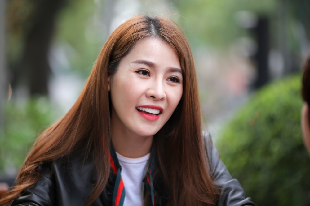 Que Van noi ve tin don lam ma mi trong showbiz hinh anh