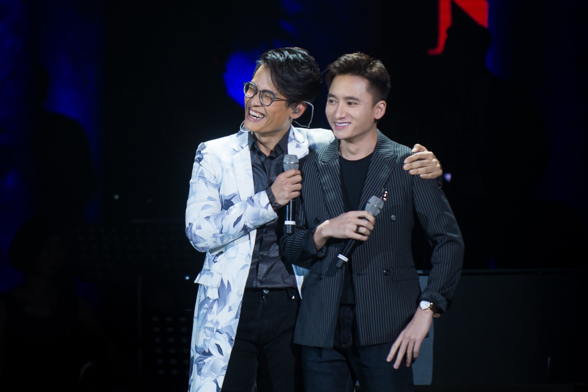 Ha Anh Tuan hat 'Vo nguoi ta' cung Phan Manh Quynh hinh anh