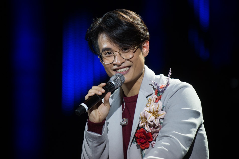 Ha Anh Tuan bieu dien tai See Sing Share Concert hinh anh