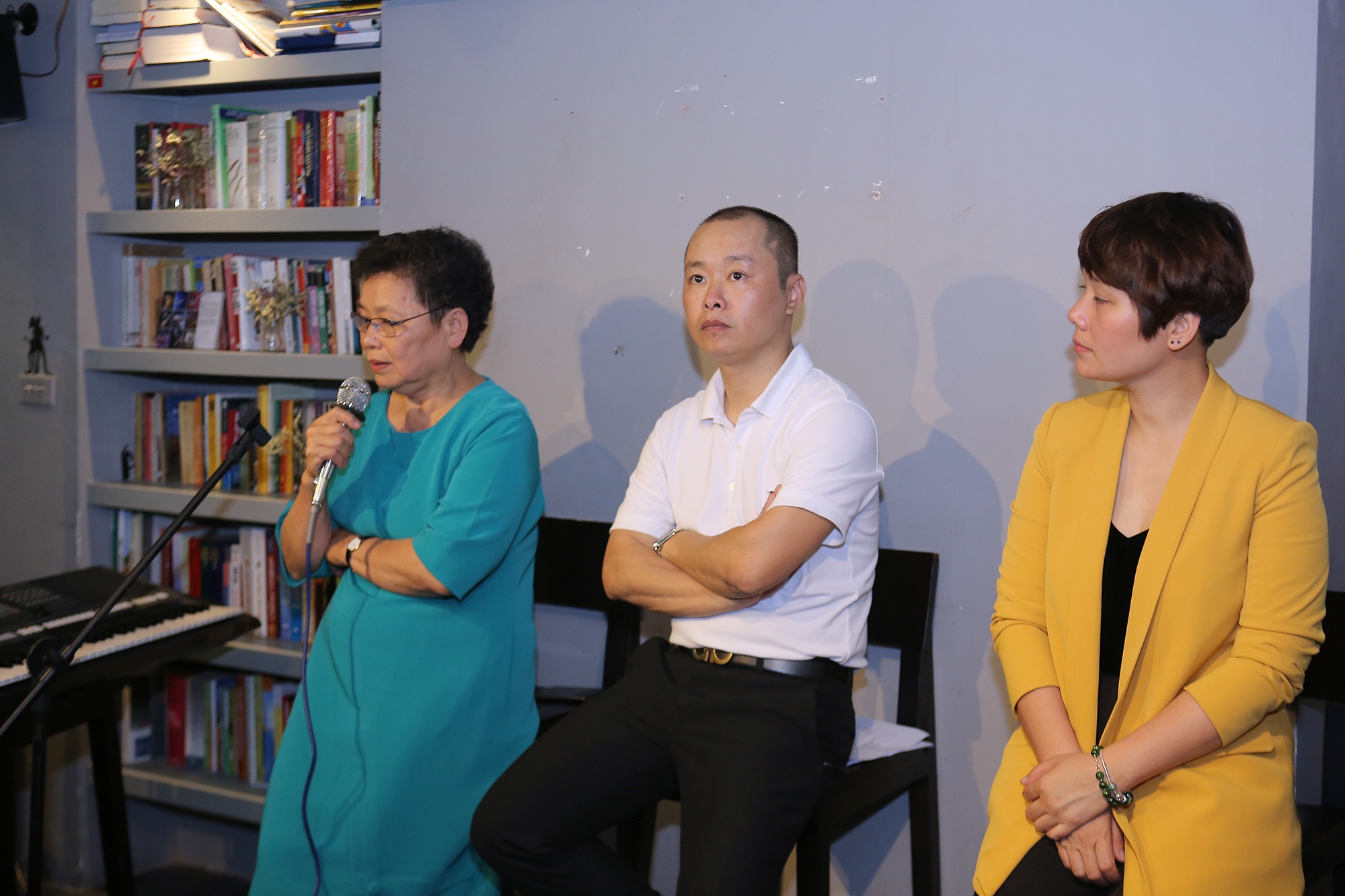 Trung tam tac quyen am nhac anh 1