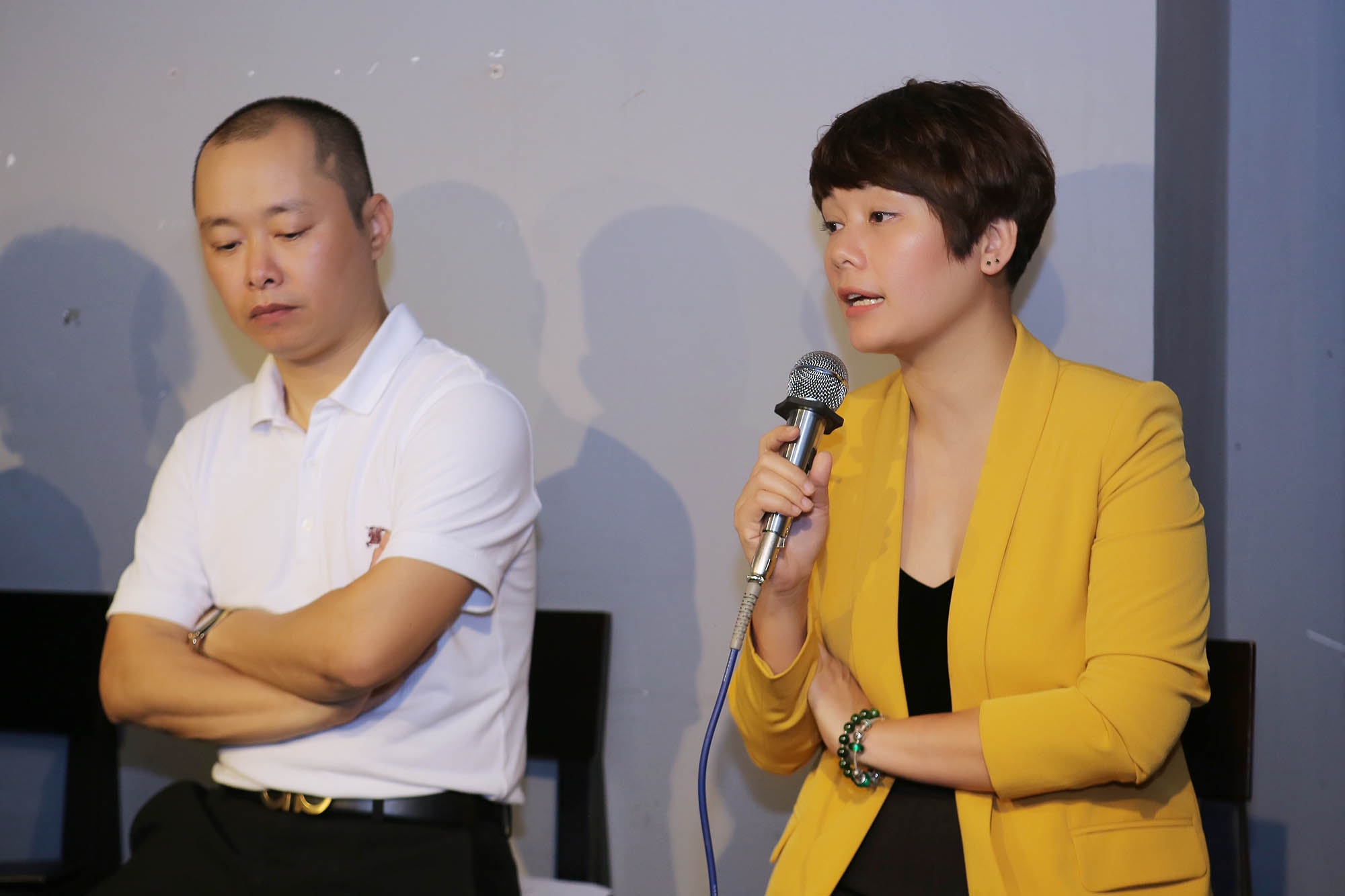 Gia dinh co NS An Thuyen rut ca khuc khoi trung tam tac quyen am nhac hinh anh