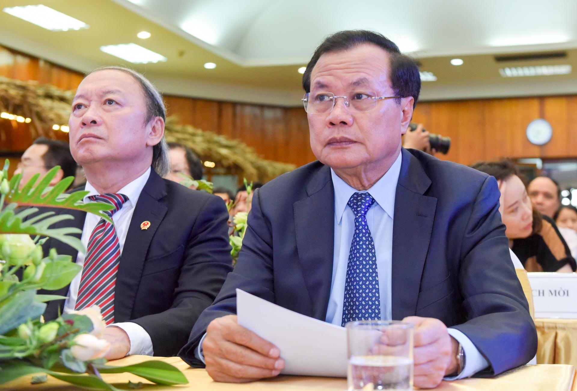 le trao giai thuong sach Quoc gia anh 2