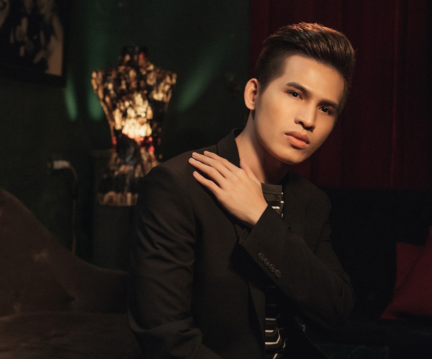 ca si hat mai khong noi anh 7