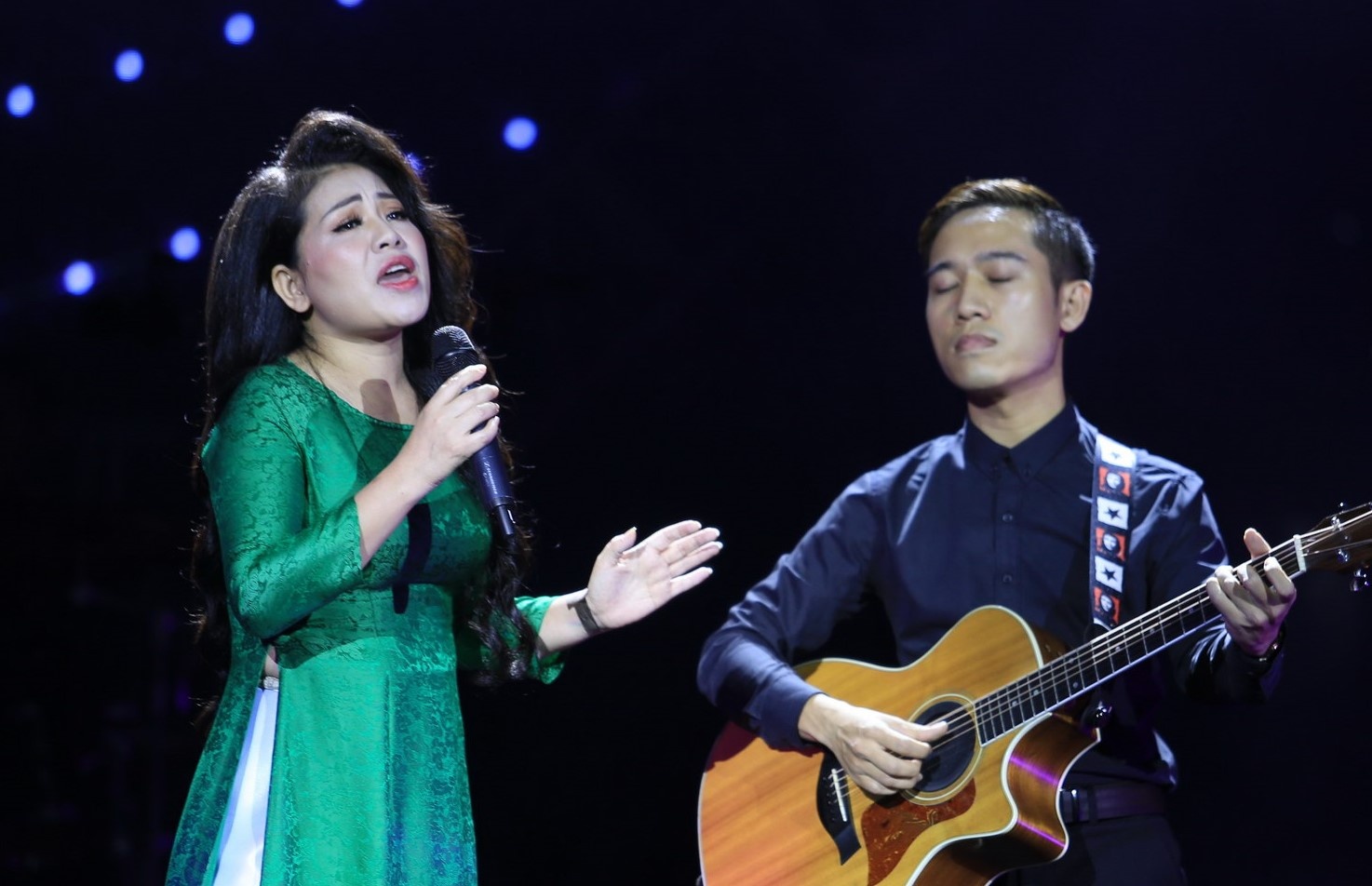 Anh Tho om van khien khan gia 'lang nguoi' khi hat 'Xa khoi' hinh anh