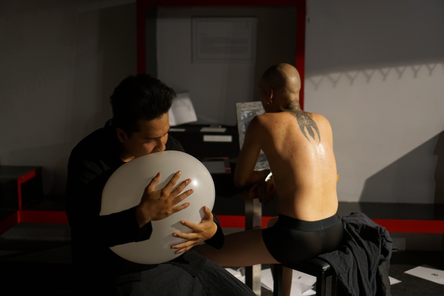 Hay nho ta dang song: Hanh trinh can tu khoc liet hinh anh