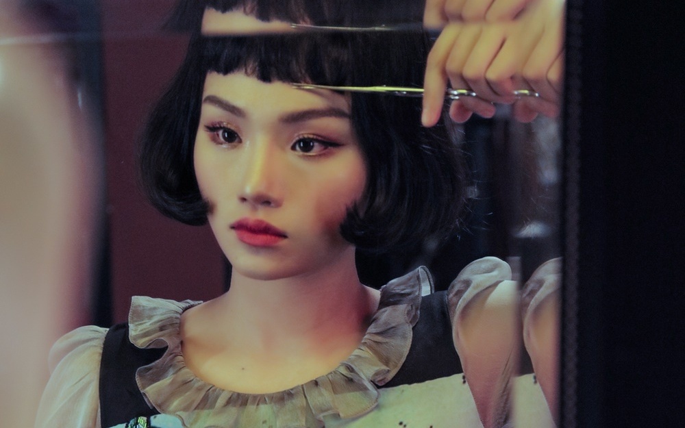 Miu Le tro lai, tieng hat co du at loi che cua Duong Cam? hinh anh