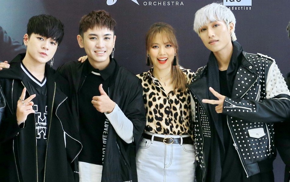 Bi nghi khi dung cung diva Han, Zero 9 dap: 'Hat khong noi ai dam moi' hinh anh