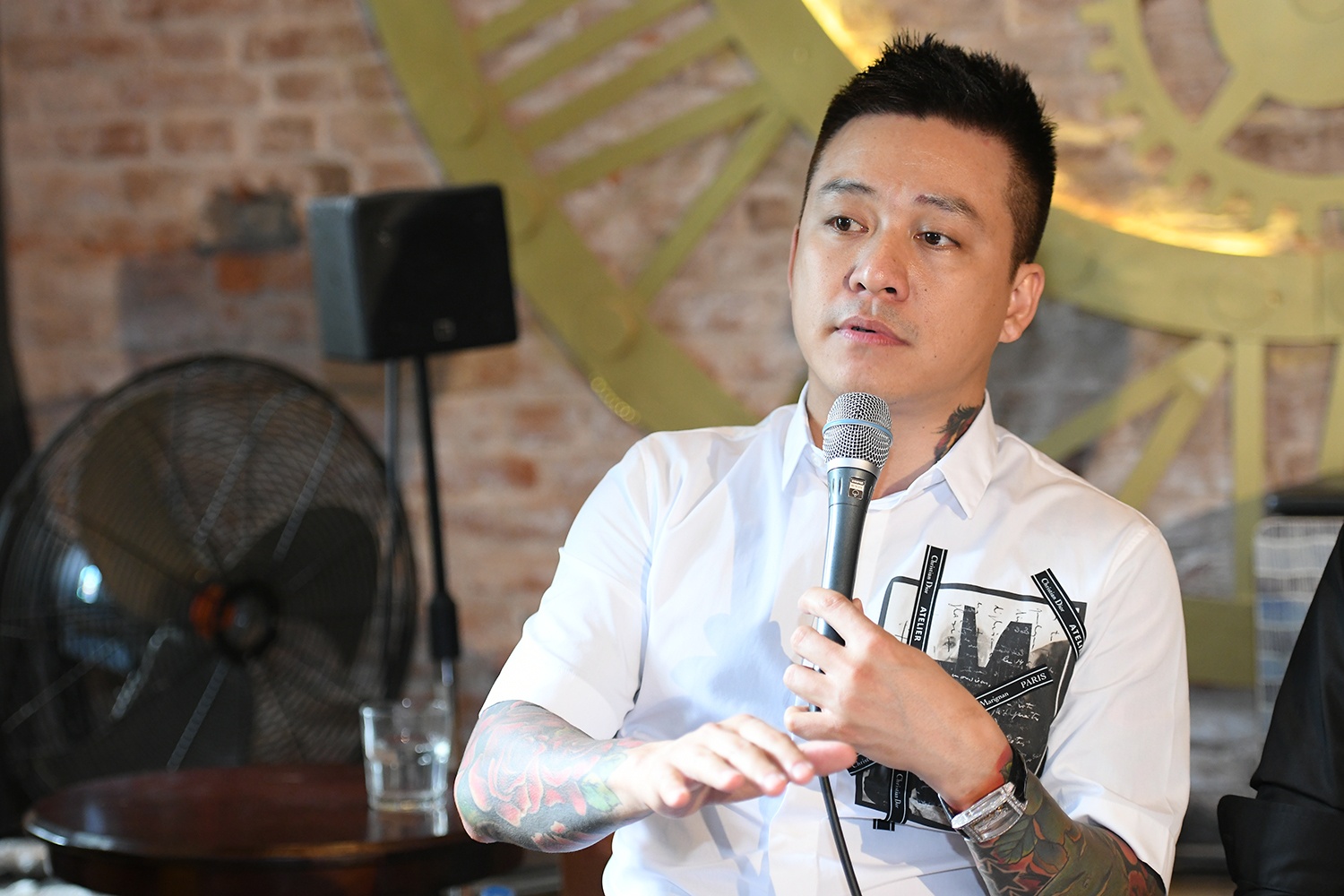 ca si Tuan Hung anh 1