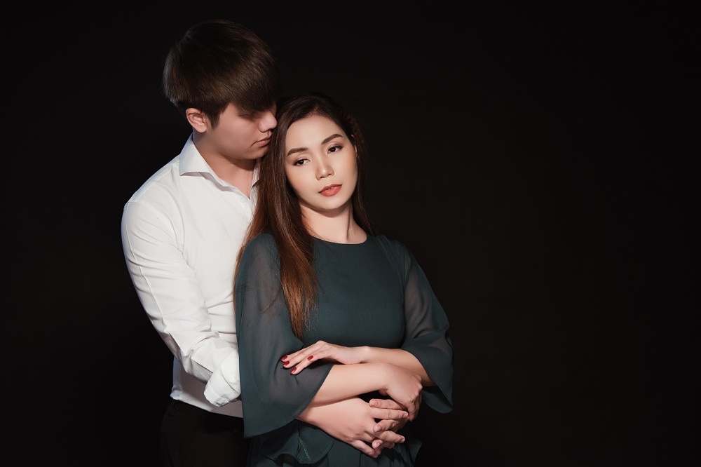 MV moi cua Nguyen Ngoc Anh: Don gian, nong nan du khong moi me hinh anh