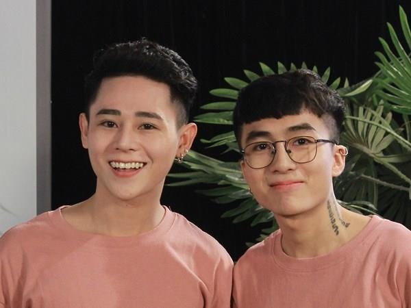 Tran ngap show dong tinh: Coi mo hay chieu tro? hinh anh